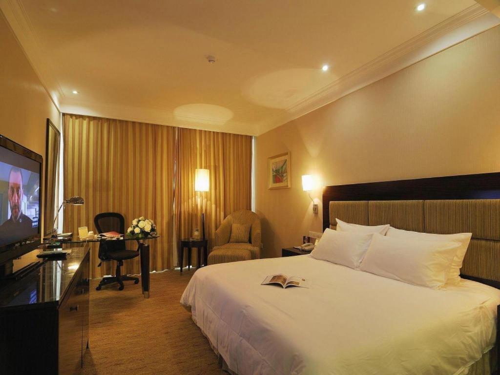 Hubei Poly Hotel Wuhan Bagian luar foto