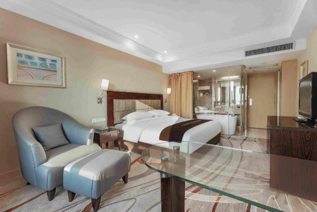 Hubei Poly Hotel Wuhan Bagian luar foto